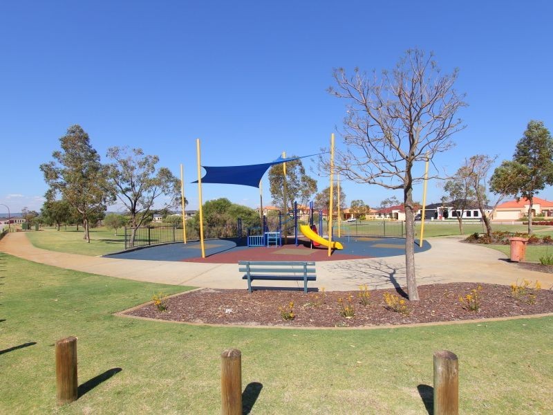 1 Admiralty Road, Canning Vale WA 6155