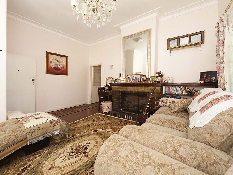 6 Helm Street, Maddington WA 6109