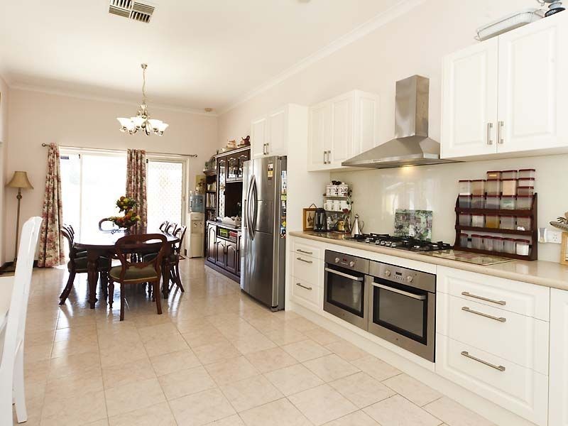 6 Helm Street, Maddington WA 6109