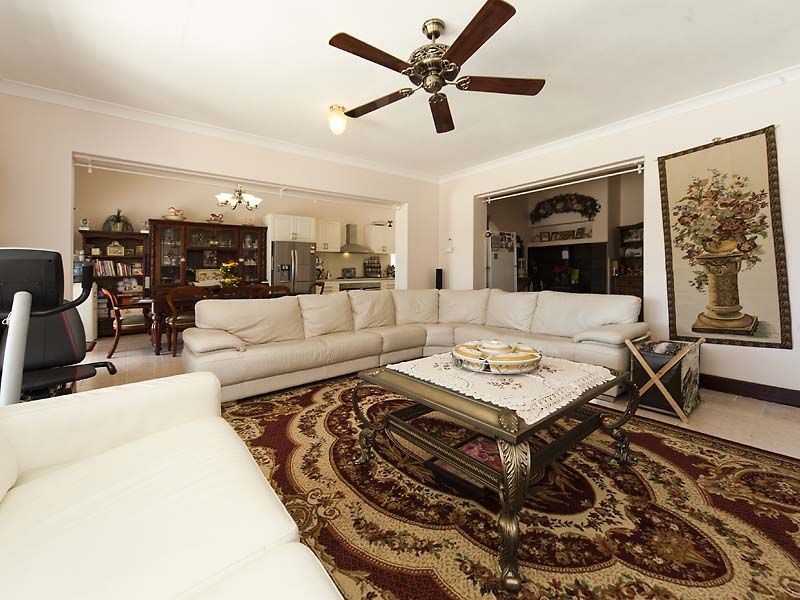 6 Helm Street, Maddington WA 6109