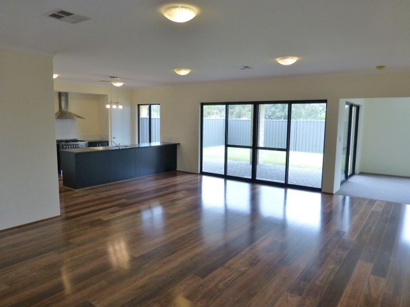 16 Cochins Street, Southern River WA 6110