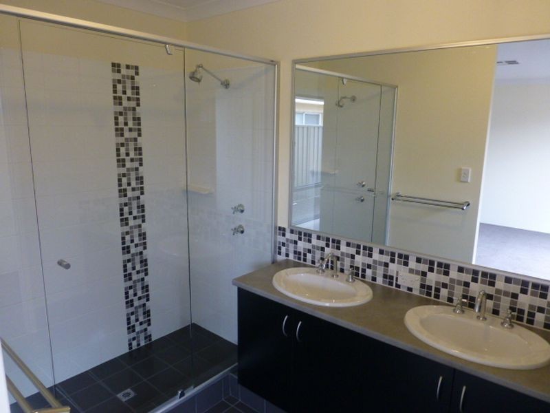 16 Cochins Street, Southern River WA 6110