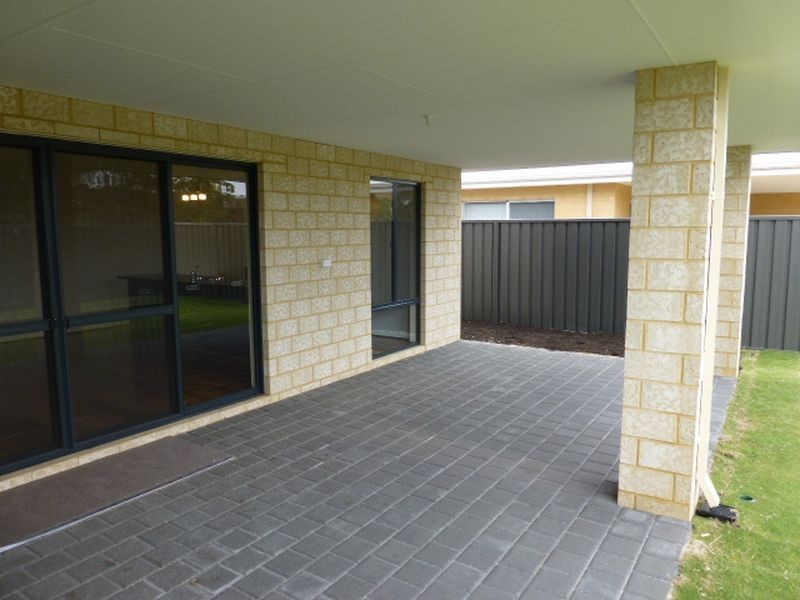 16 Cochins Street, Southern River WA 6110