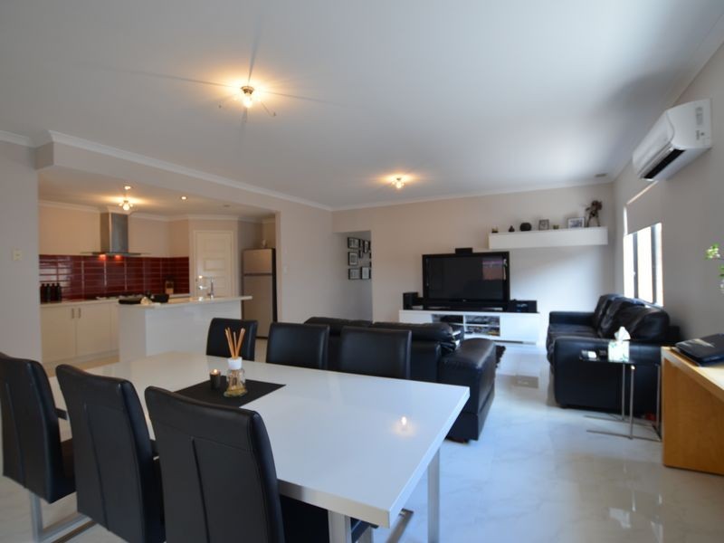 12 Crouch Place, Canning Vale WA 6155