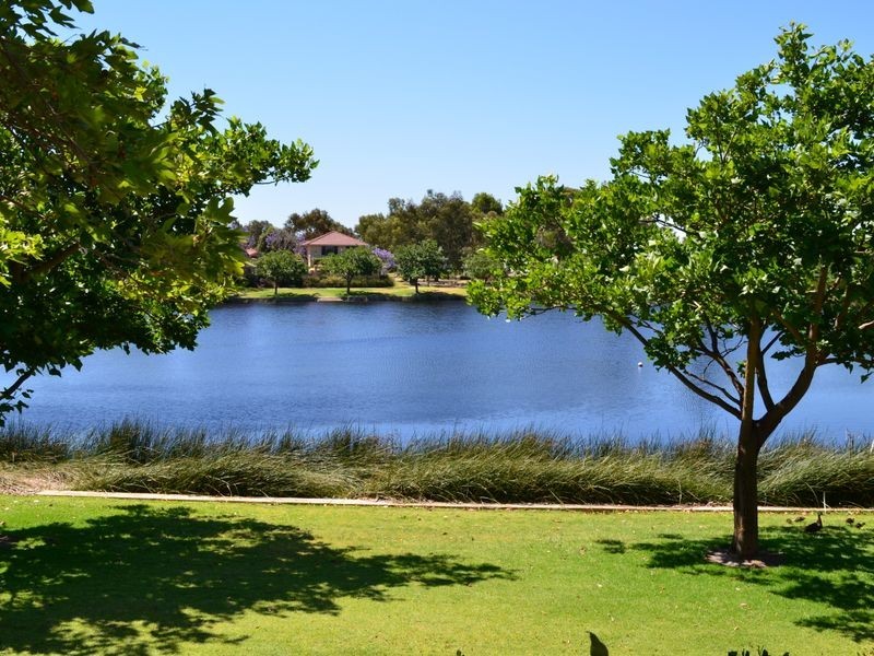 12 Crouch Place, Canning Vale WA 6155