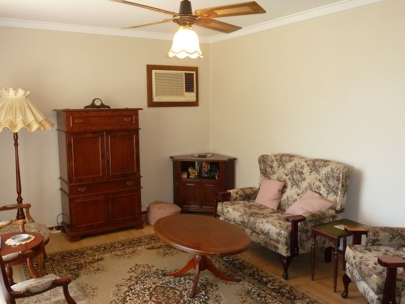 32 Oriole Way, Thornlie WA 6108