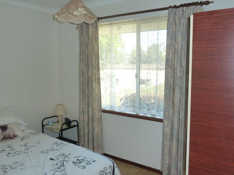 32 Oriole Way, Thornlie WA 6108