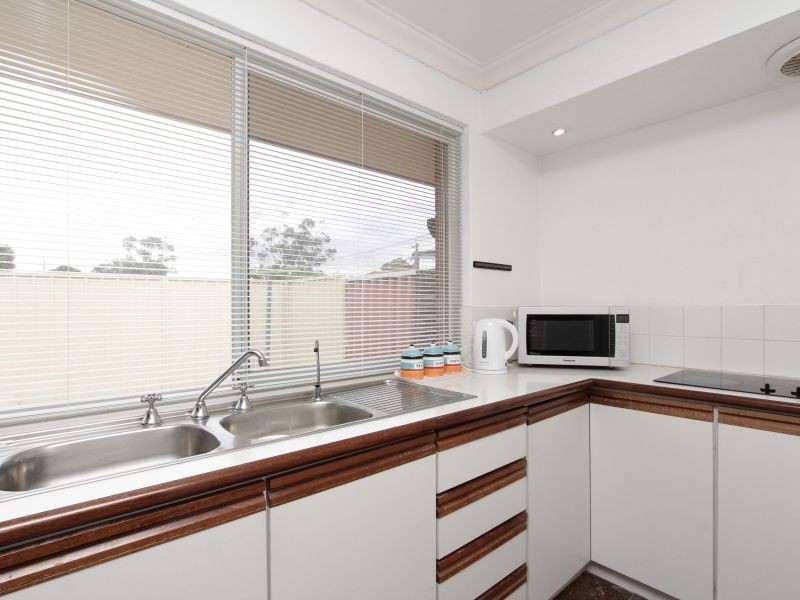 2/72 Wilfred Road, Thornlie WA 6108