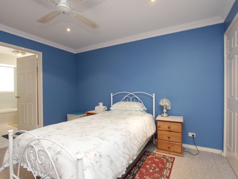 2/72 Wilfred Road, Thornlie WA 6108