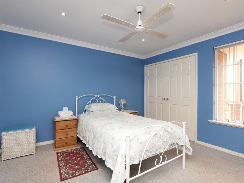 2/72 Wilfred Road, Thornlie WA 6108