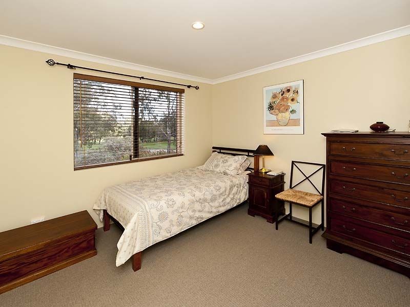 27 Rufford Lane, Canning Vale WA 6155