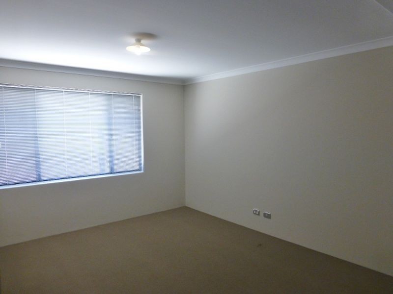 14 Tordera Parkway, Piara Waters WA 6112