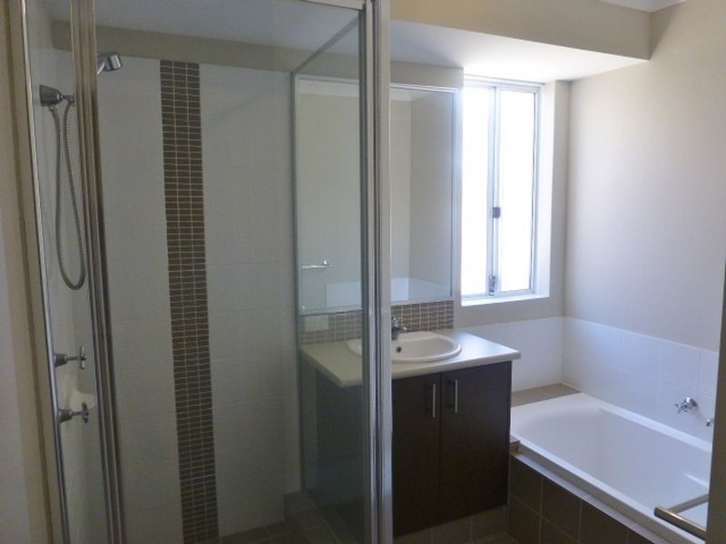 14 Tordera Parkway, Piara Waters WA 6112