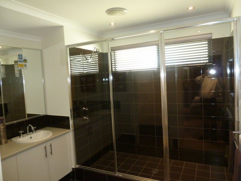 4 Columbia Parkway, Piara Waters WA 6112