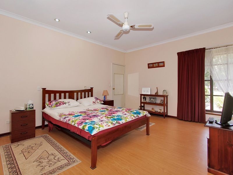 4 Gallant Court, Thornlie WA 6108