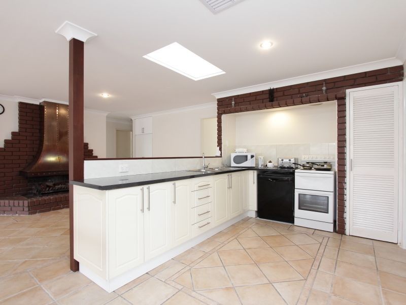 7 Greenhood Court, Gosnells WA 6110