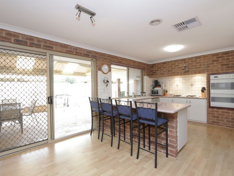 25 Voyager Drive, Thornlie WA 6108