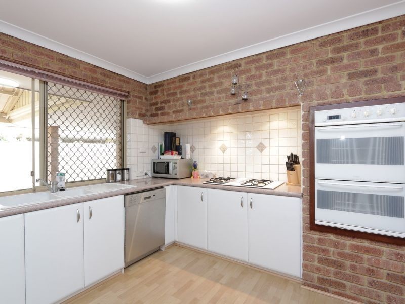 25 Voyager Drive, Thornlie WA 6108