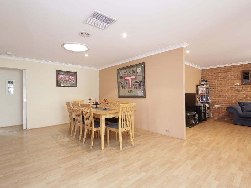 25 Voyager Drive, Thornlie WA 6108