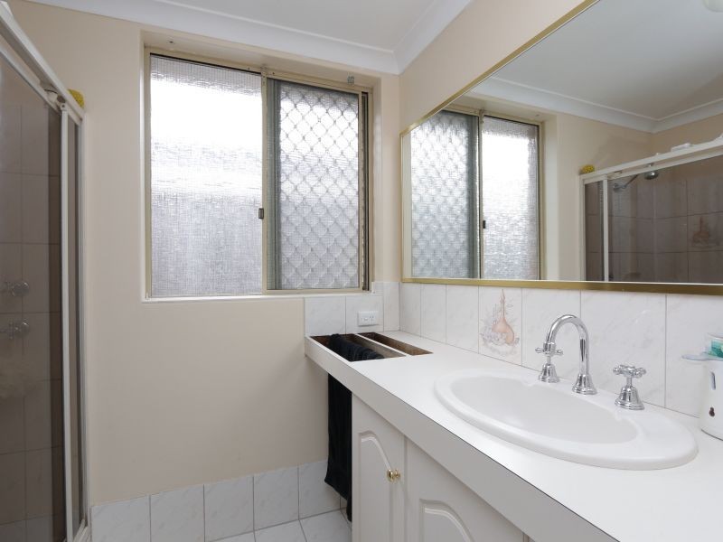 25 Voyager Drive, Thornlie WA 6108