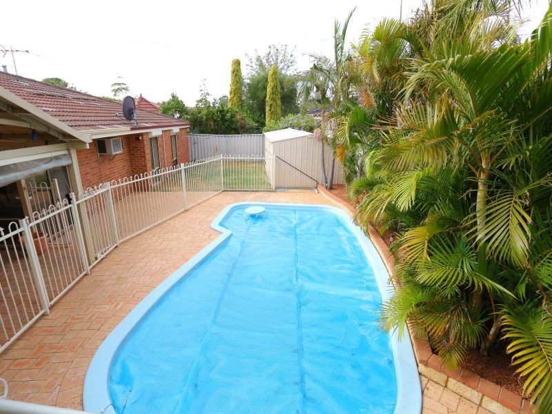 25 Voyager Drive, Thornlie WA 6108