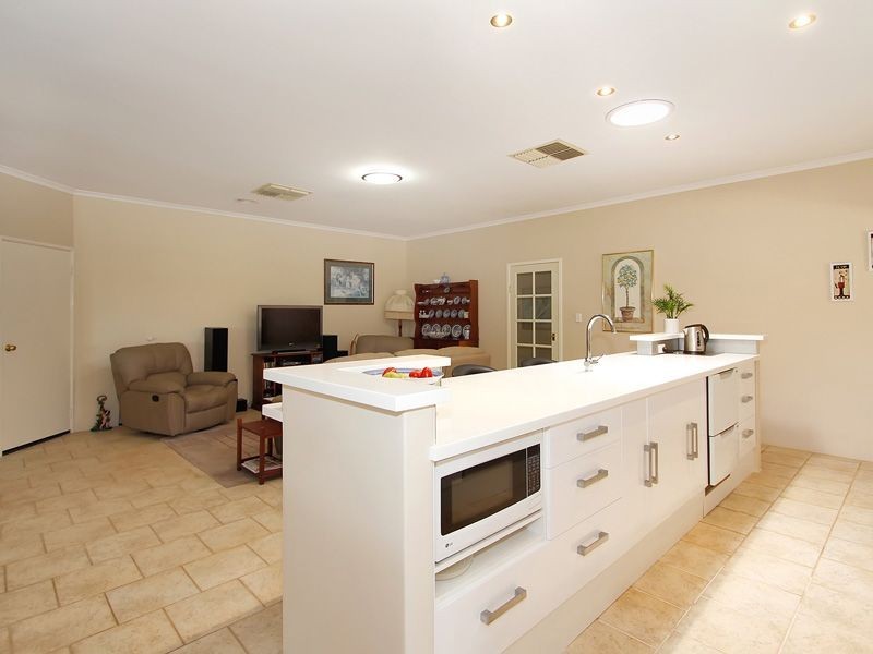23 Burnside Terrace, Canning Vale WA 6155
