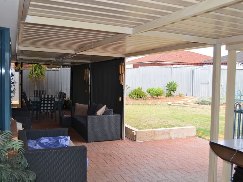 17 Waxflower Bend, Huntingdale WA 6110