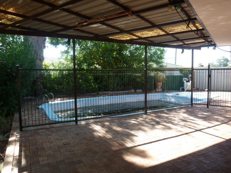 24 Rushbrook Way, Thornlie WA 6108