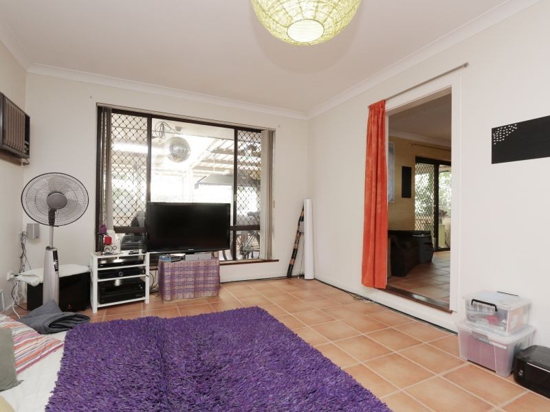 22B Chevalier Way, Thornlie WA 6108