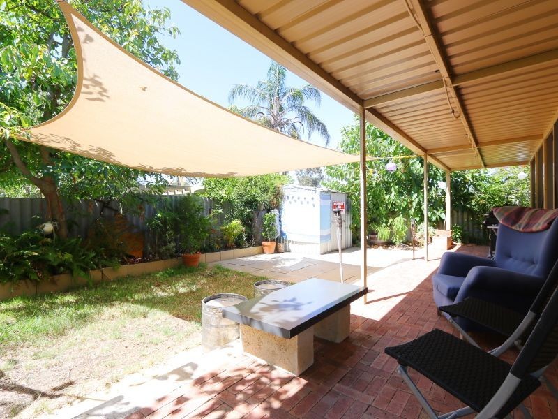 22B Chevalier Way, Thornlie WA 6108