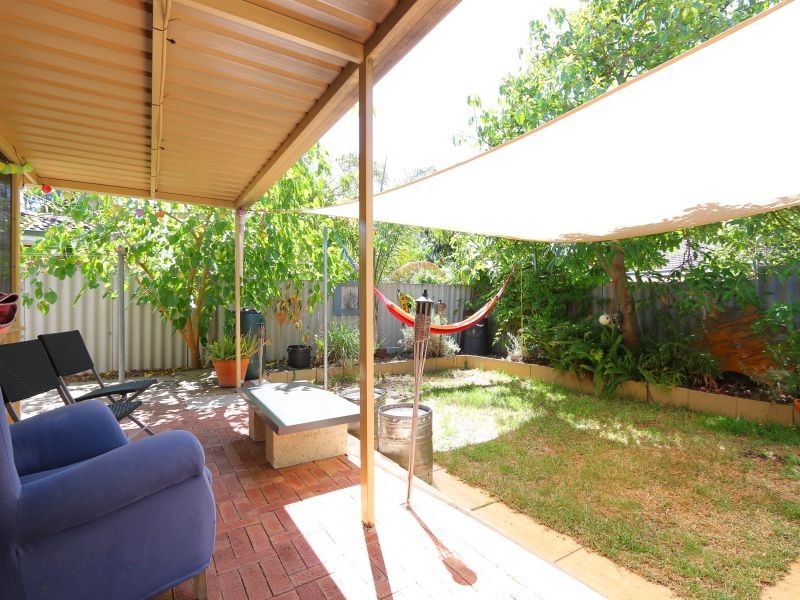 22B Chevalier Way, Thornlie WA 6108