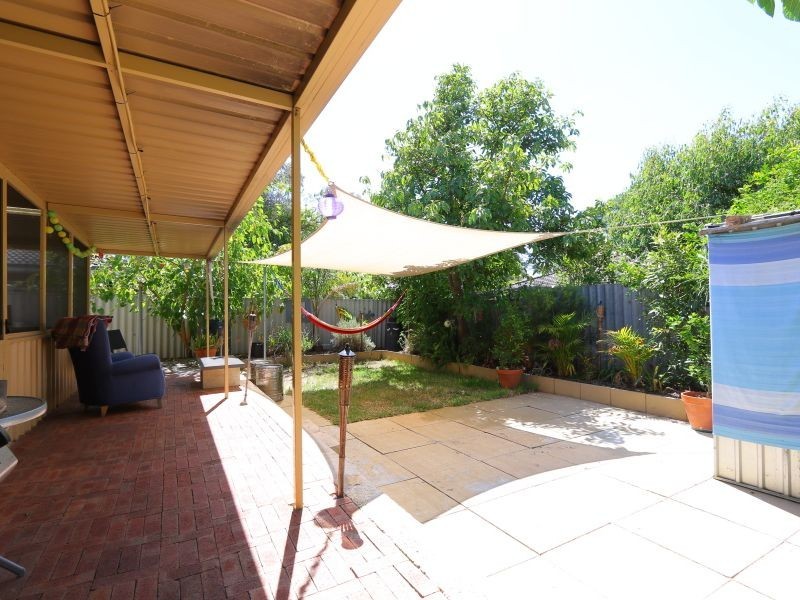 22B Chevalier Way, Thornlie WA 6108