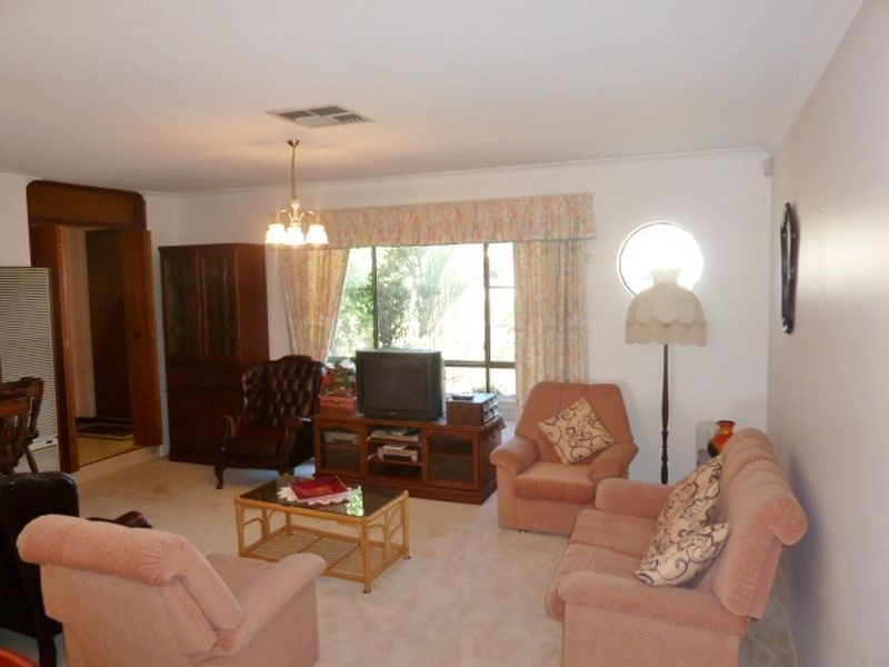 32 Chamberlain Street, Gosnells WA 6110