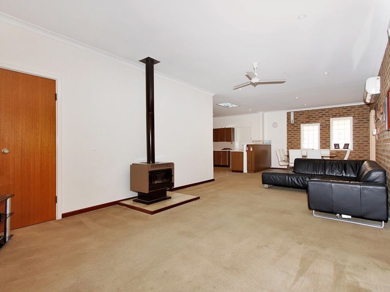 193 Grove Road, Lesmurdie WA 6076