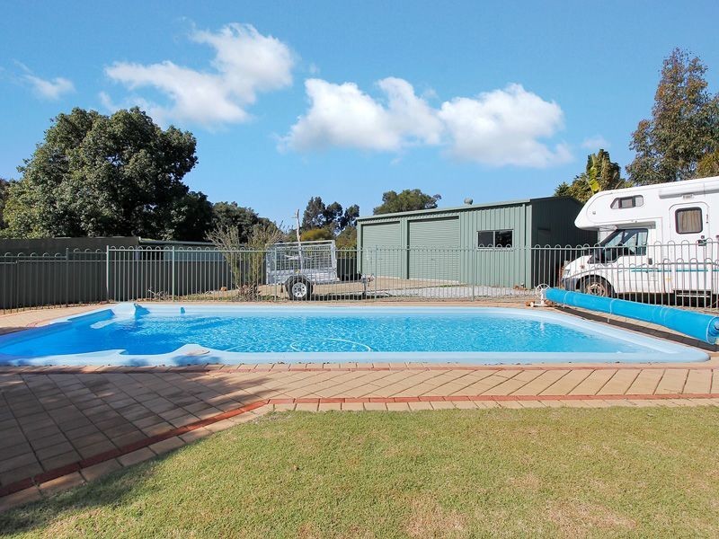 193 Grove Road, Lesmurdie WA 6076