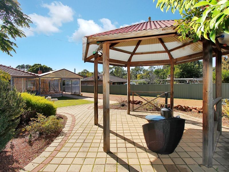 193 Grove Road, Lesmurdie WA 6076