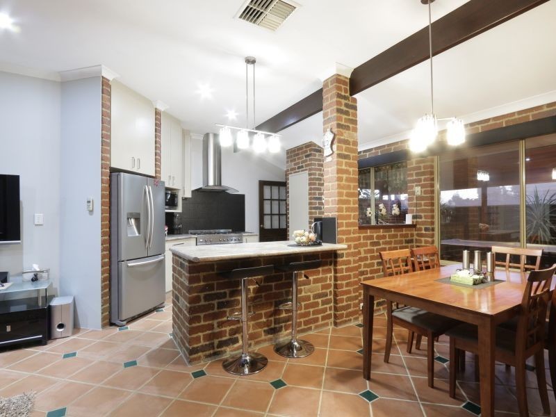 16 Tritonia Rise, Thornlie WA 6108