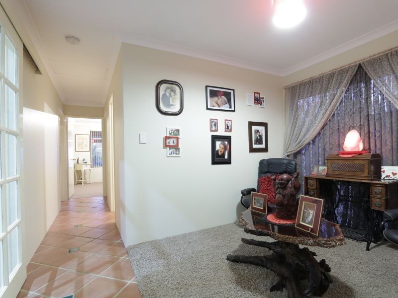 16 Tritonia Rise, Thornlie WA 6108