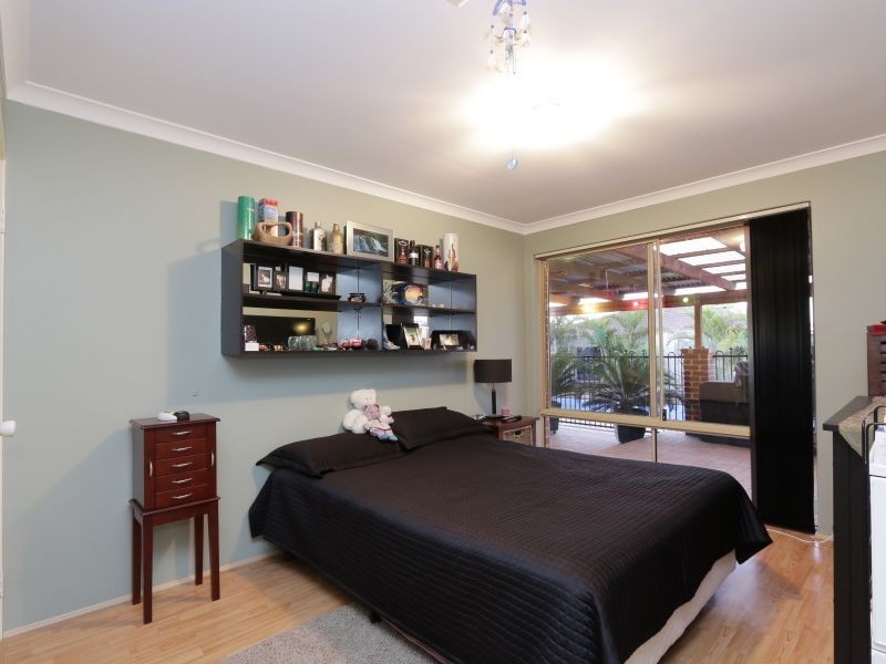 16 Tritonia Rise, Thornlie WA 6108