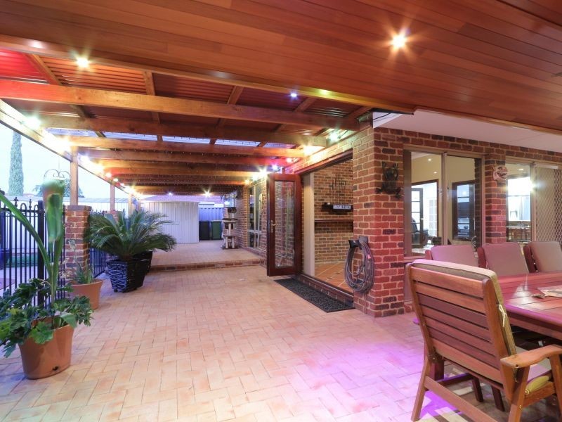 16 Tritonia Rise, Thornlie WA 6108