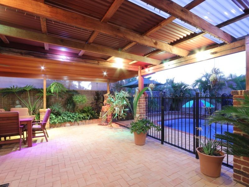 16 Tritonia Rise, Thornlie WA 6108