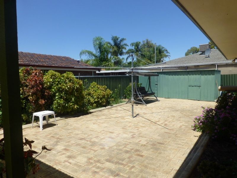 24 Jacqueline Drive, Thornlie WA 6108