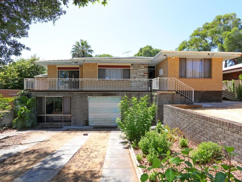 74 Schruth Street North, Kelmscott WA 6111