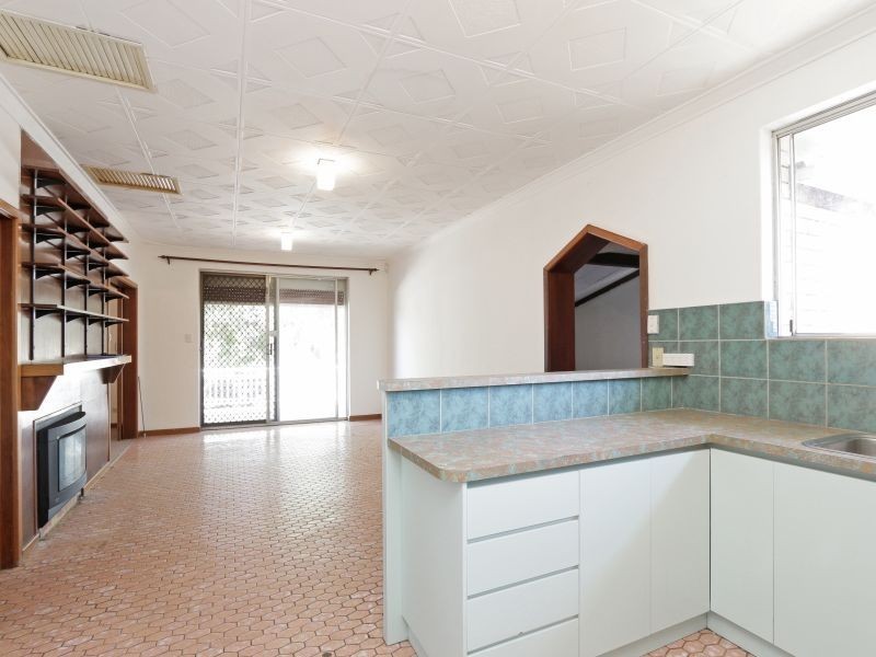 74 Schruth Street North, Kelmscott WA 6111