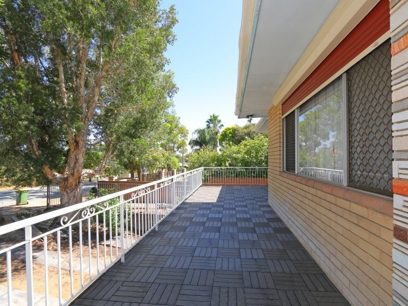 74 Schruth Street North, Kelmscott WA 6111