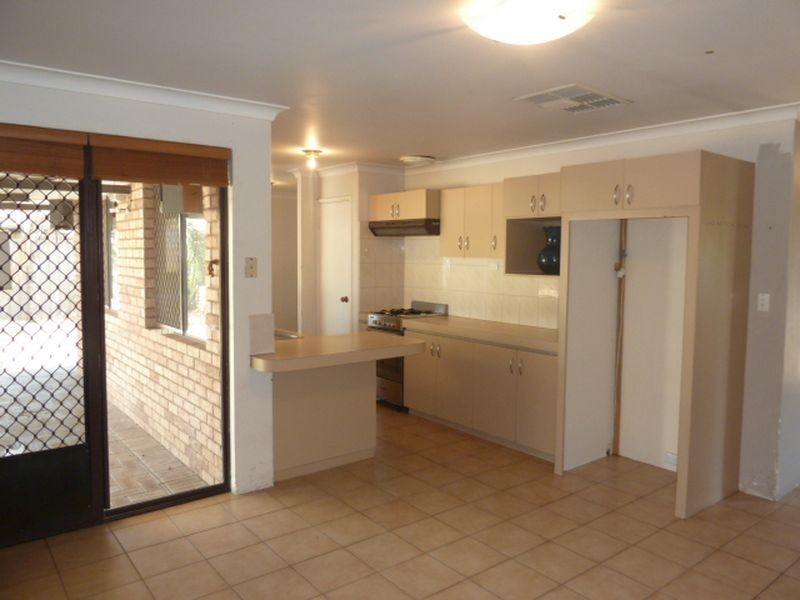 20 Mistletoe Drive, Huntingdale WA 6110