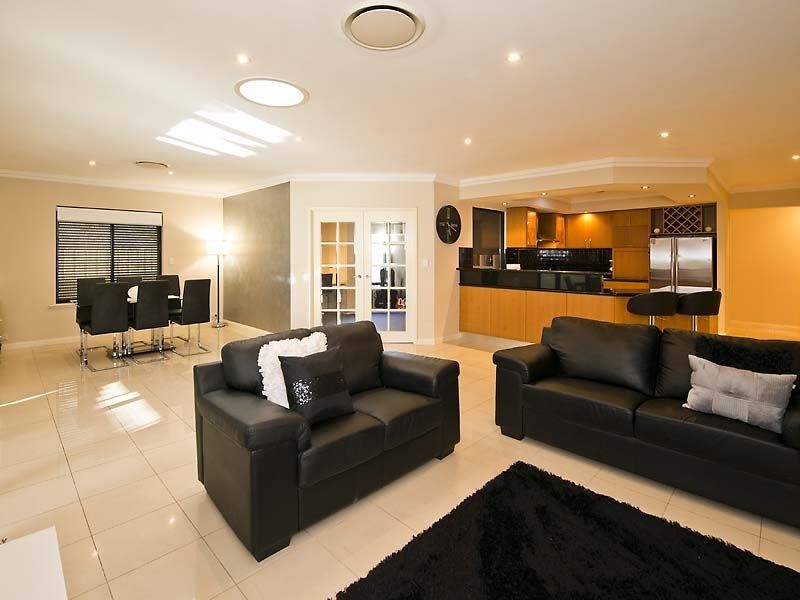 24 Rufford Lane, Canning Vale WA 6155