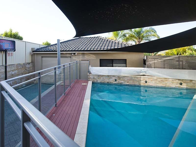 24 Rufford Lane, Canning Vale WA 6155
