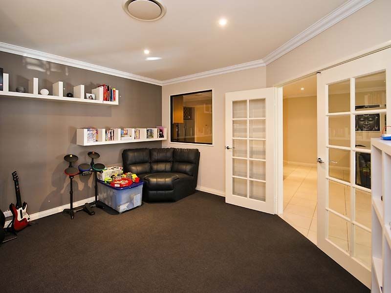 24 Rufford Lane, Canning Vale WA 6155
