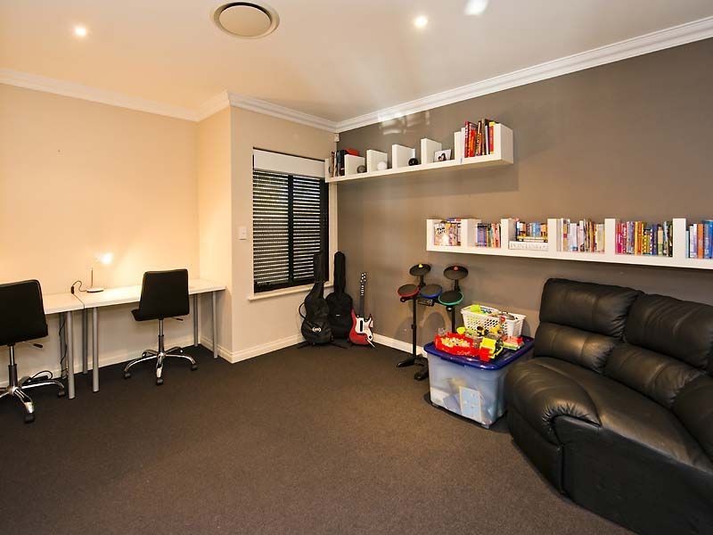 24 Rufford Lane, Canning Vale WA 6155